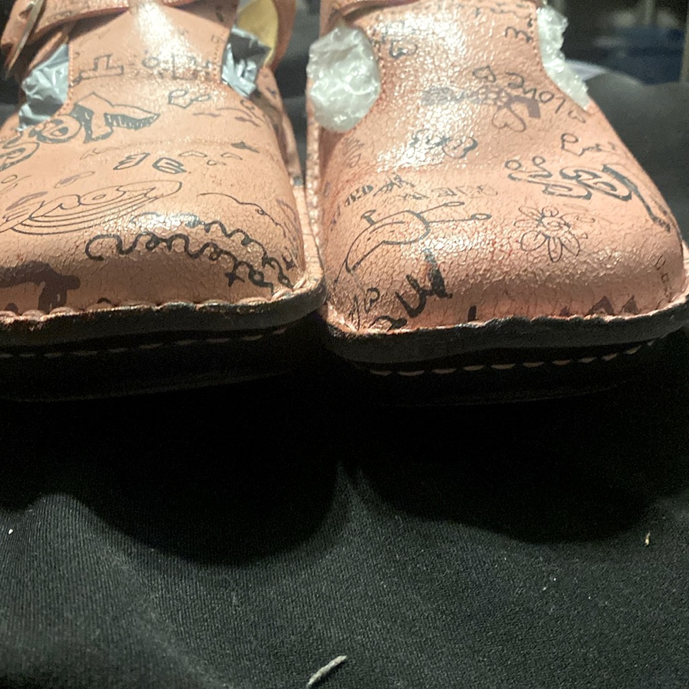 Alegría Sz 11/Eu 42 Pink/Black Graffiti w/ red buckle on side. Cute shoes. LOoK! - Picture 3 of 10